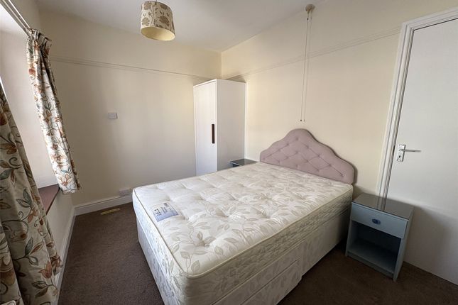 Flat 2,, Ridgeway, Minehead photo 3