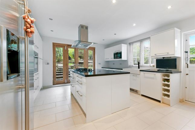 27, Kingswood Road, Tadworth photo 4