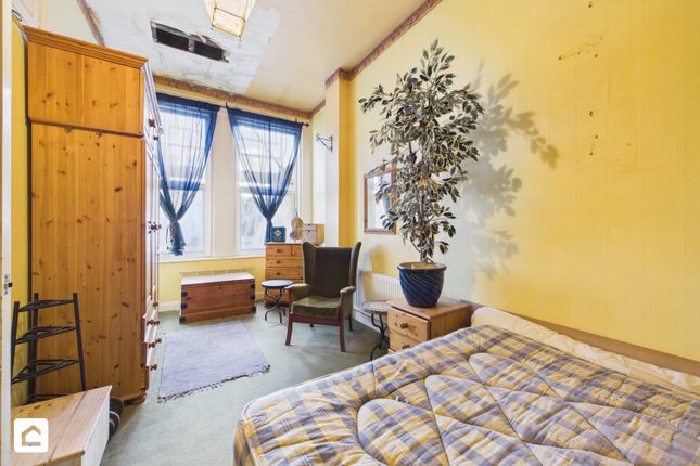 Flat 2, 5 Upperton Gardens, Eastbourne photo 5