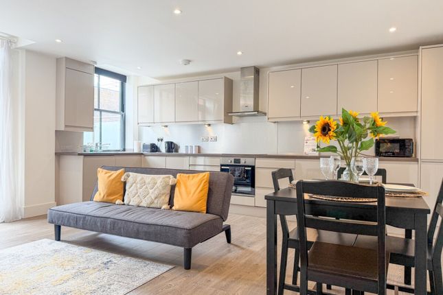 1-bed flat on Castle Street, Castle Street, Canterbury, £2,539/mo