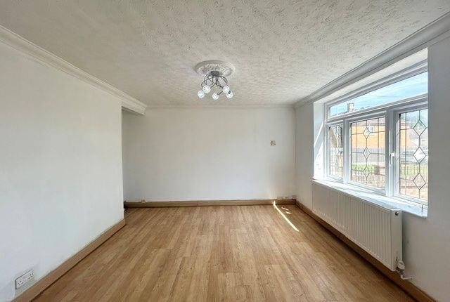 16, Romford photo 4