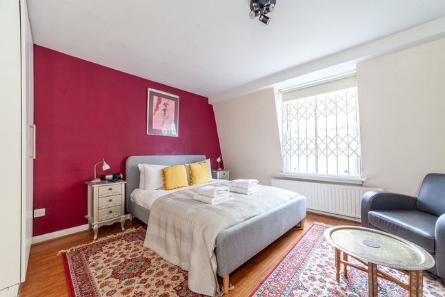 Flat to rent in Cromwell Road, London