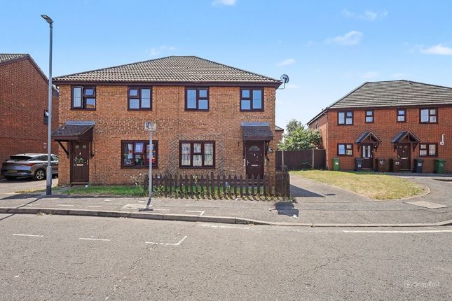 2-bed house on 33 Wallers Close, London, £315,000