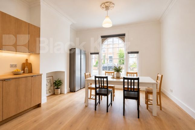 Calverley Grove, London photo 3