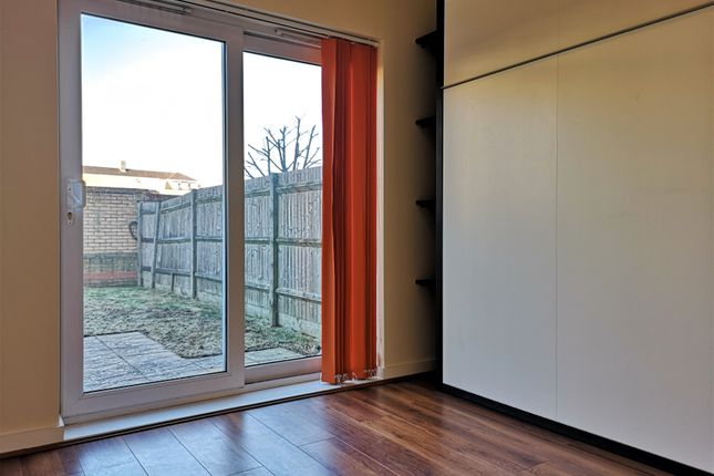 Fortune Avenue, Edgware photo 4