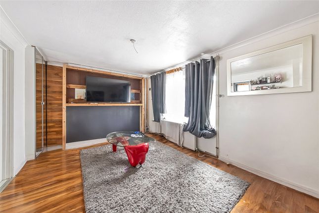 2-bed flat on Selhurst Place, London SE25, £300,000