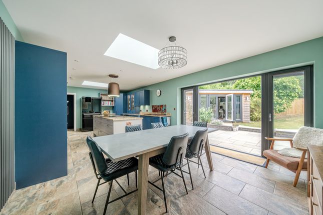 7, Chappell Close, Liphook photo 4