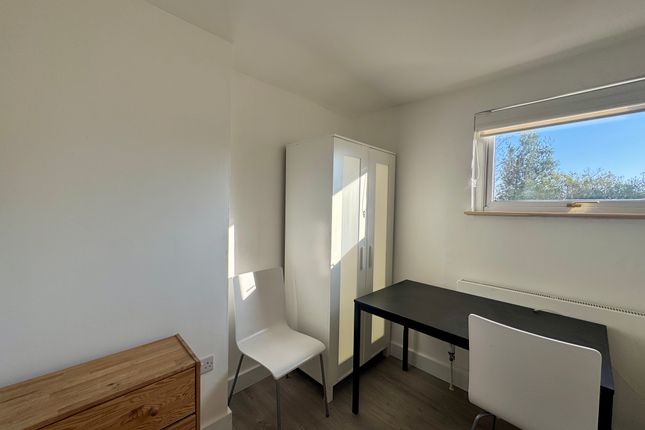 346, Regents Park Road, London photo 4