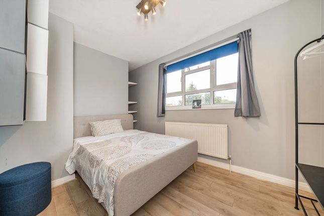 57 Pynfolds, Jamaica Road, London photo 5