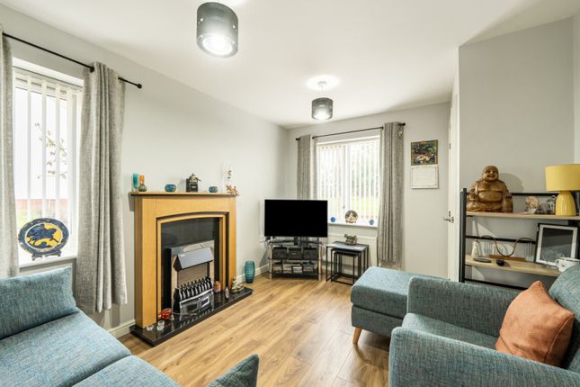 48, Surbiton Close, Hull HU8 0TF, Hull photo 2