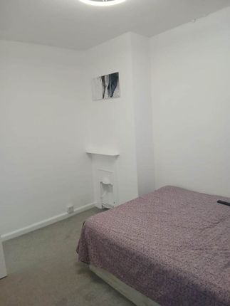 Green Lane, Dagenham photo 4