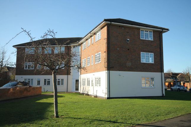 Thumbnail Flat to rent in Garrick Close, Staines