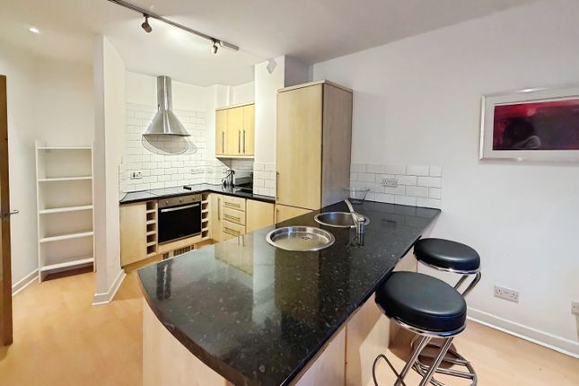 4, Victoria House, Leeds photo 3