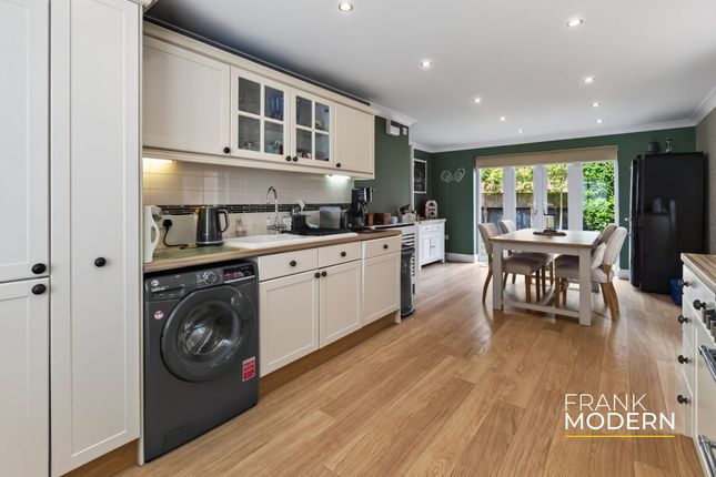 16 Knighton Close, Peterborough photo 3