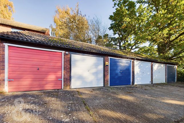 Parking/garage to rent in Riverdale Court, Brundall, Norwich