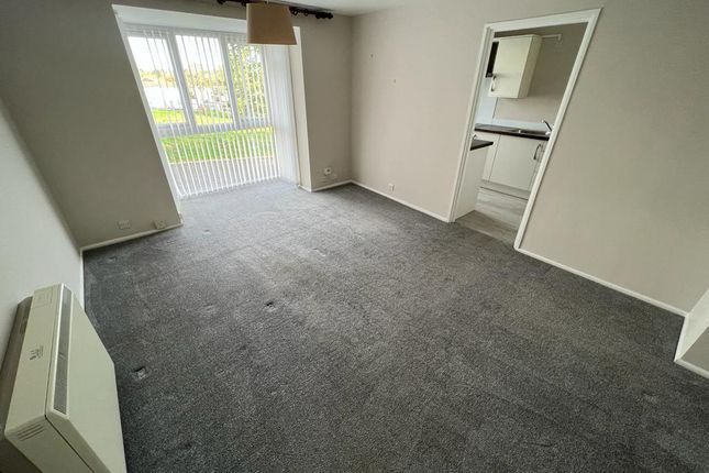 Flat to rent in Lloyd Crescent, Wyken, Coventry