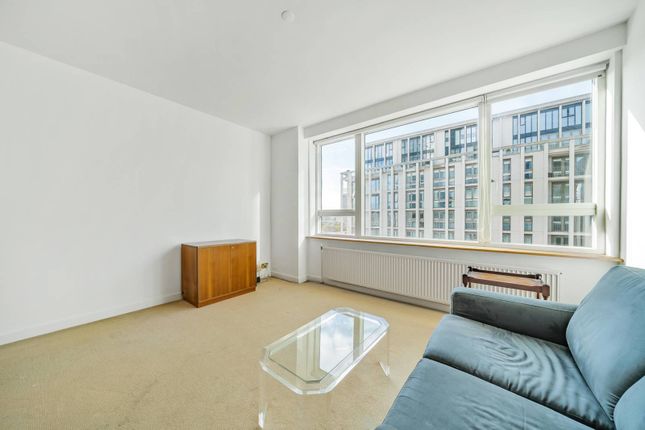 Flat for sale in Millbank Court, Pimlico, London