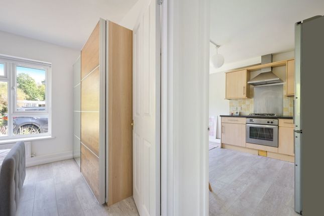 Flat 3,, Wilton, Edenbridge photo 4