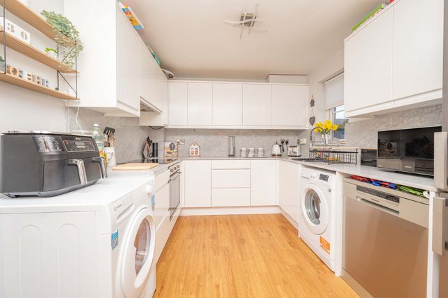 9, Rowan Close, Kettering photo 3