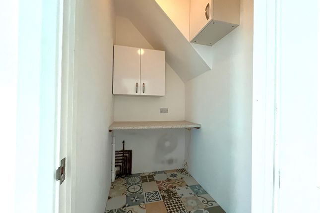 106, Ramuz Drive, Westcliff-on-Sea photo 4