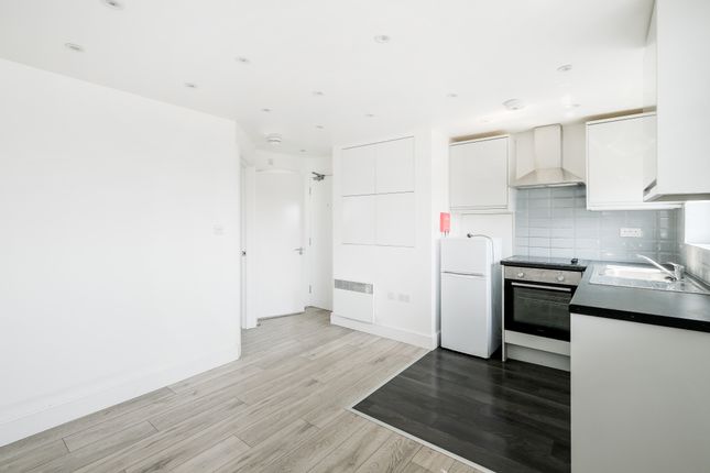 Cranbrook Road, Ilford photo 4