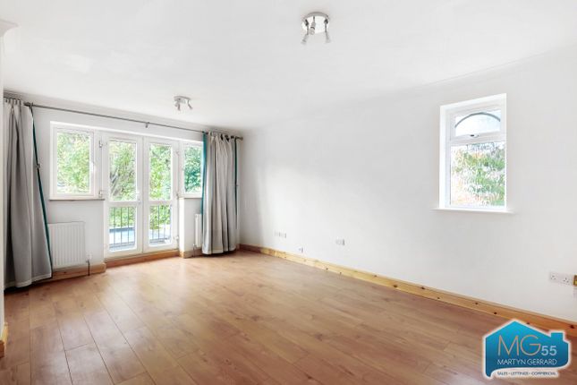 End terrace house to rent in Gainsborough Road, North Finchley, London