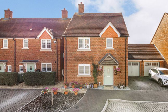 3-bed house on 7 Fletcher Close, Abingdon, £440,000