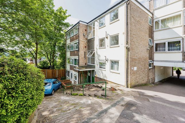 Flat for sale in Richmond Hill, Luton