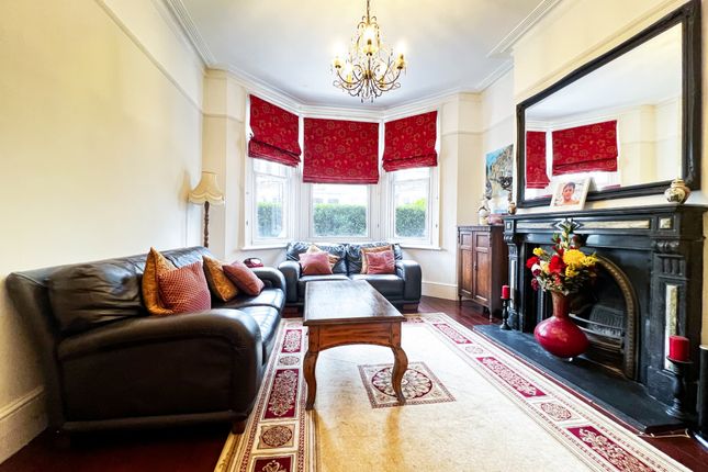 129, Bathurst Gardens, London photo 3