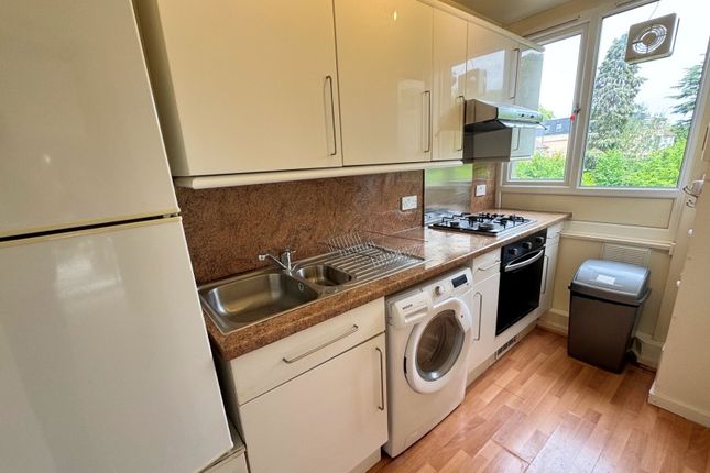 Flat 68 Ashbourne Court, Ashbourne Close, London photo 4