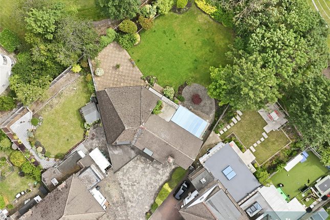 19, Meadow Walk, South Woodford photo 2