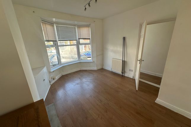 3-bed house on 5, Climsland Road, Paignton, £1,100/mo
