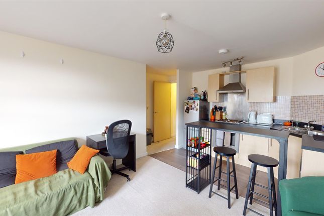 Flat for sale in Silurian Place, Cardiff