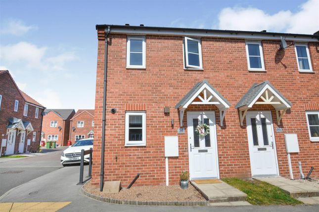 Thumbnail Semi-detached house to rent in Kingfisher Way, Scunthorpe