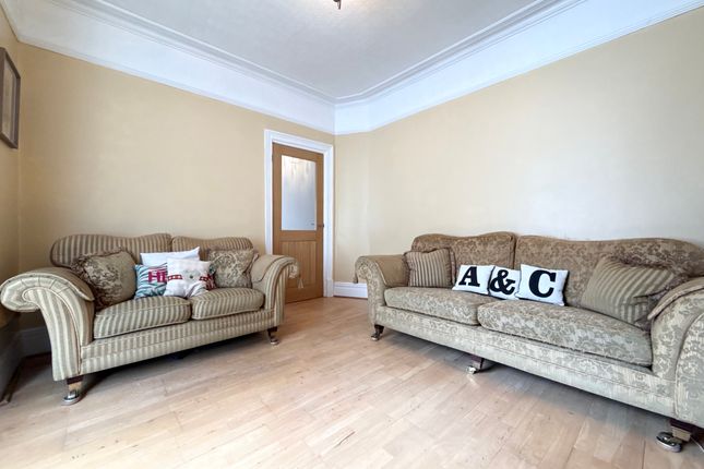27 Broniestyn Terrace, Aberdare photo 3