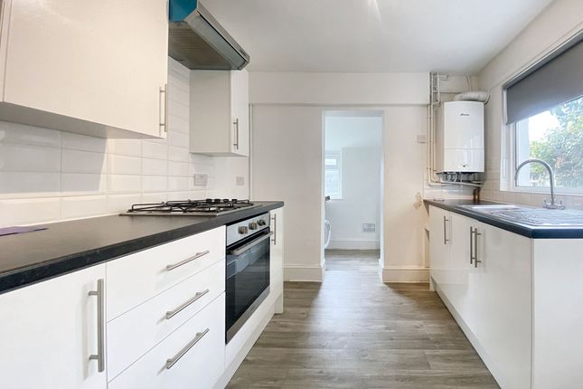 43 Bridge Road, Uxbridge photo 3