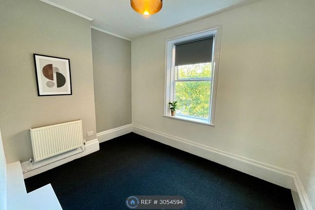 Flat, Kremlin Drive, Liverpool photo 5