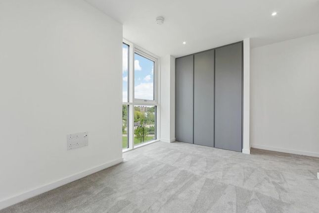 Flat 188, Hartingtons Court, London photo 3