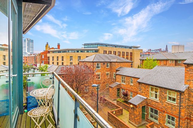 Penthouse for sale in Simpsons Fold West, 22 Dock Street, Leeds City Centre