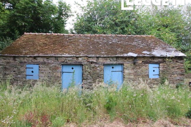 Villa for sale in Guerlédan, Côtes-D'armor, Bretagne