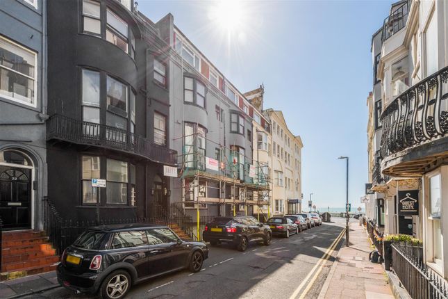Flat 5, 24-25 Broad Street-1.Jpg