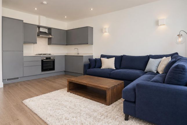 Flat 13, Opus Court, Bay Tree Avenue, Leatherhead photo 2