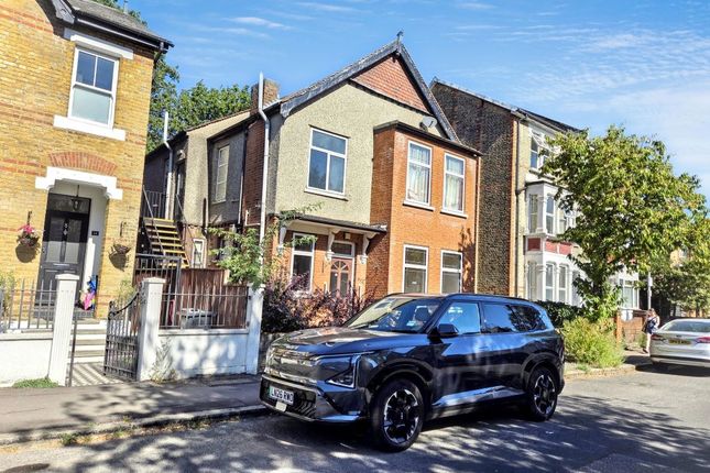 16, Sylvan Road, Wanstead photo 3