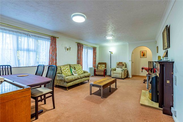 Flat 20, Slade Court,, Watling Street, Hertfordshire photo 2
