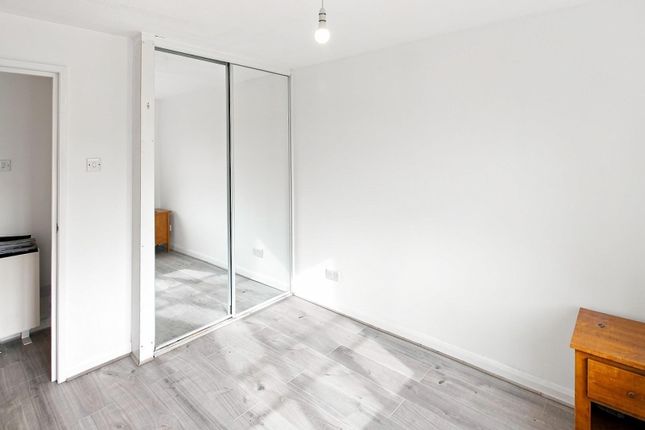29, Highgrove Mews, Grays photo 5