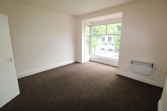 Flat 4, 2-4 Southcoates Lane, Hull photo 5