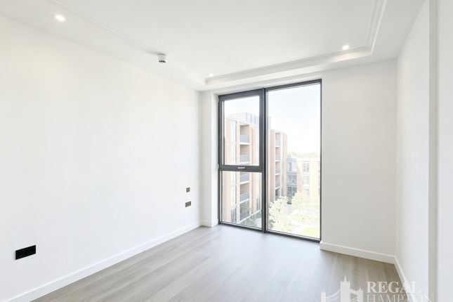 153 , Herland Court, Carnwath Road, London photo 3