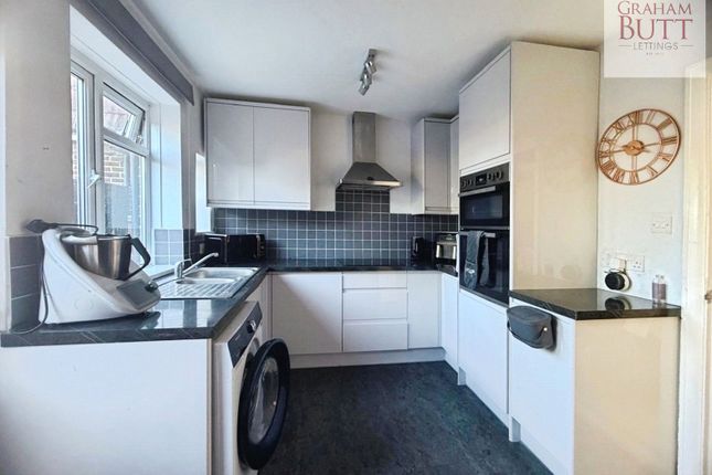 69, Conbar Avenue, Littlehampton photo 4