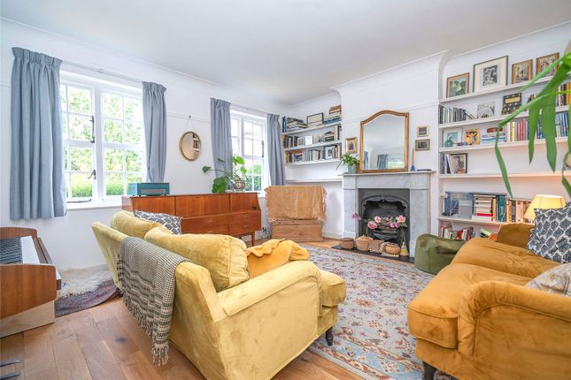 48, Cascade Avenue, London photo 2