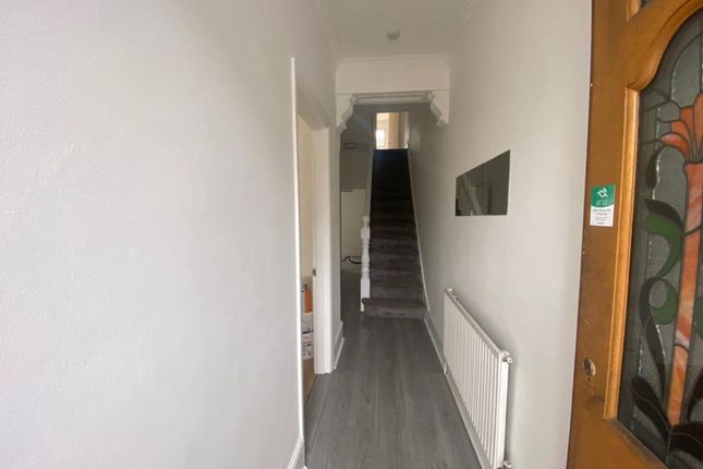 Waddon Park Avenue, Croydon photo 5